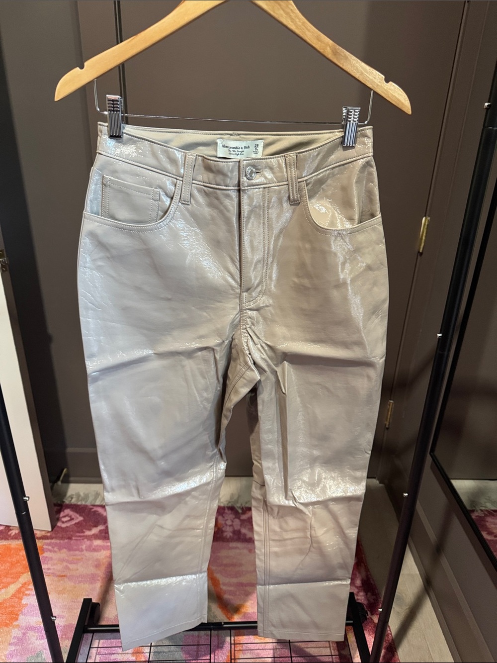 Abercrombie & Fitch- The 90s Straight Ultra High Rise Curve Love Faux Leather